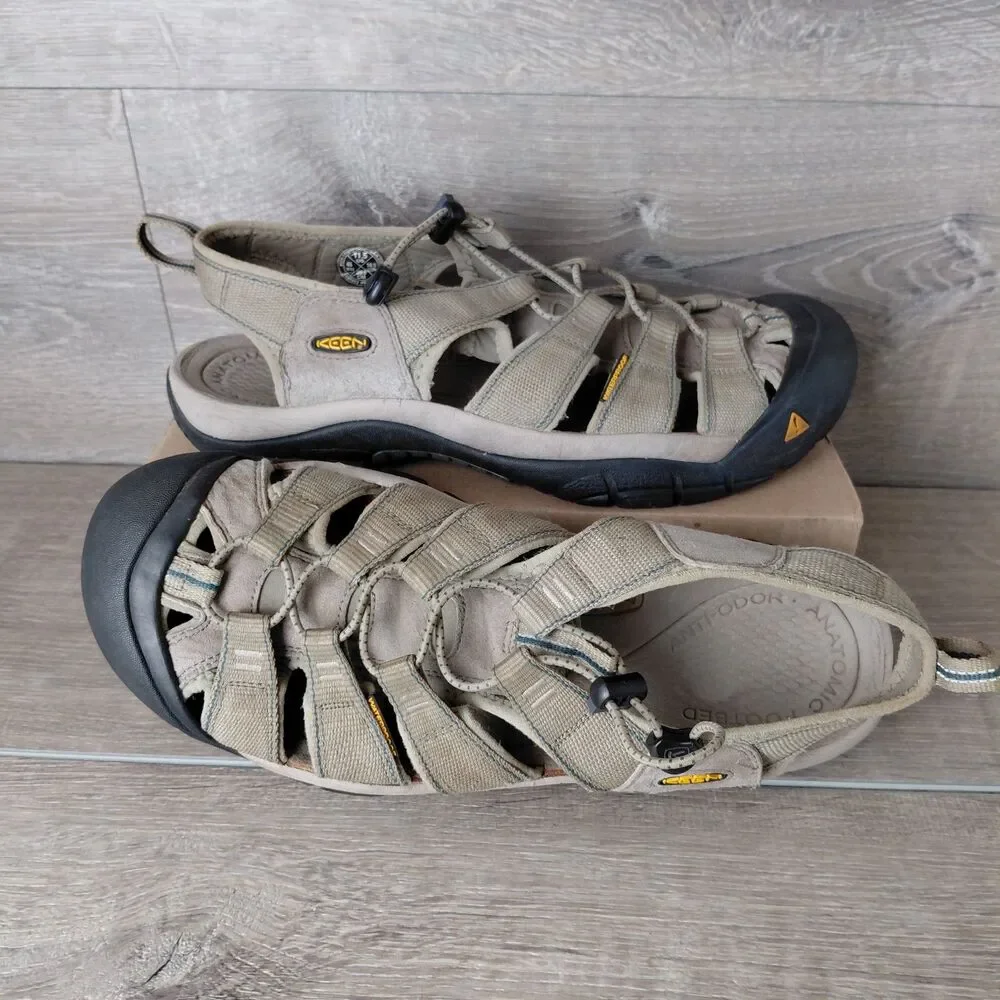 KEEN Newport H2 Sandals Mens 11.5 Tan Waterproof Outdoor Hiking Fisherman Shoes